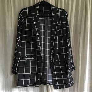 Trendy B/W Women’s Blazer